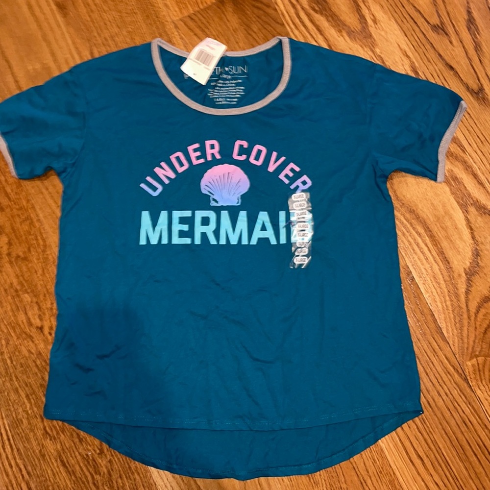NWT Fifth Sun xlarge Under Cover Mermaid tshirt